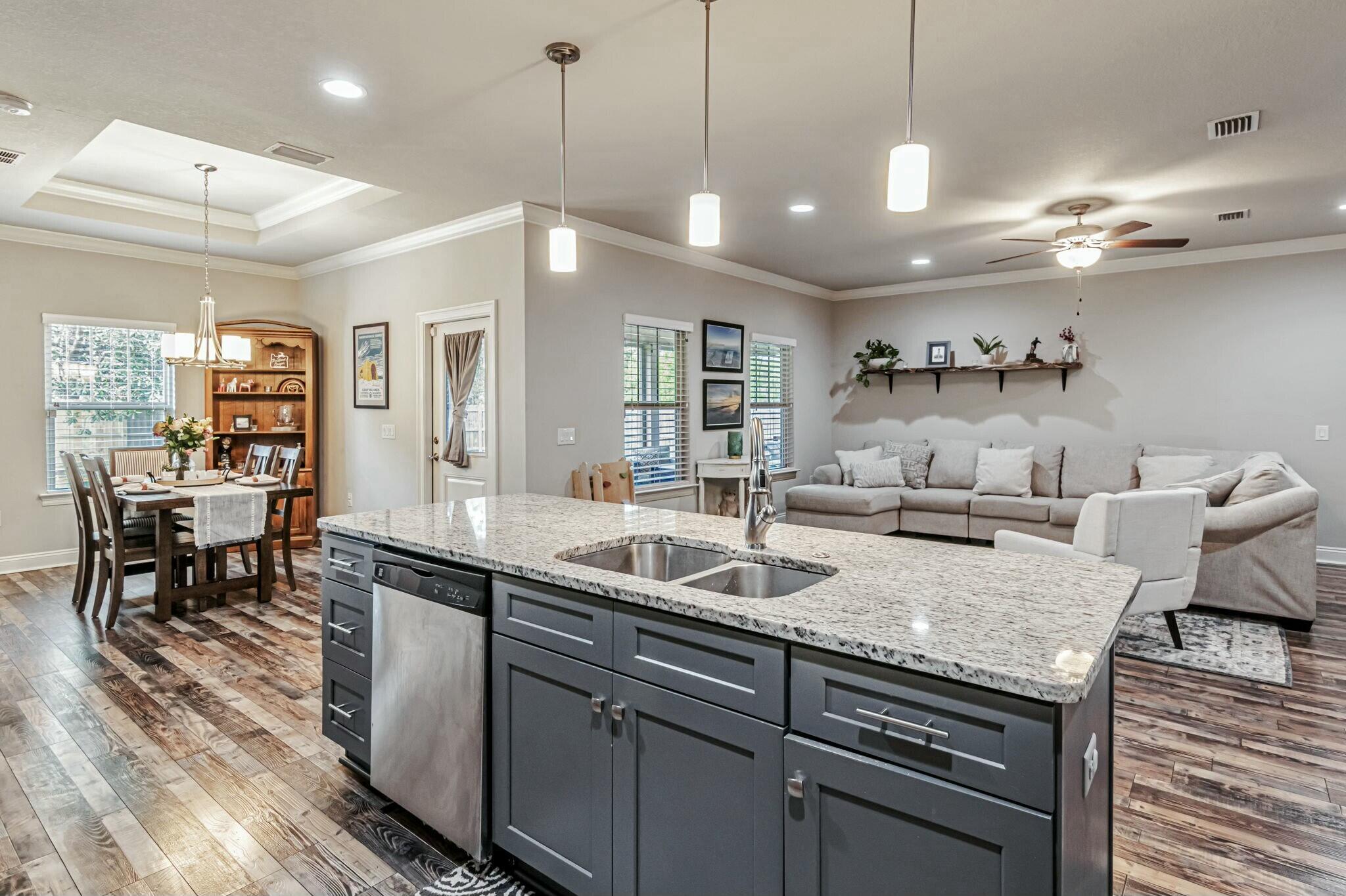 9121 Ridge Dr