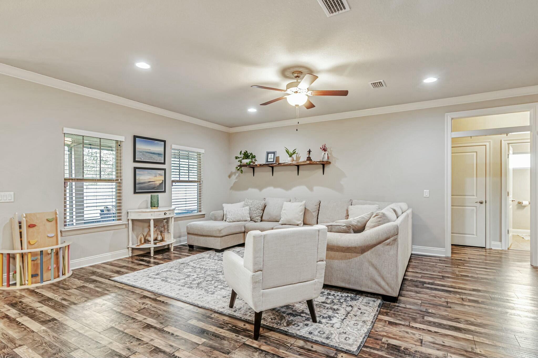 9121 Ridge Dr
