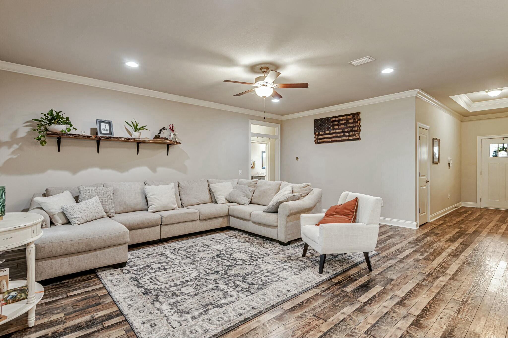 9121 Ridge Dr