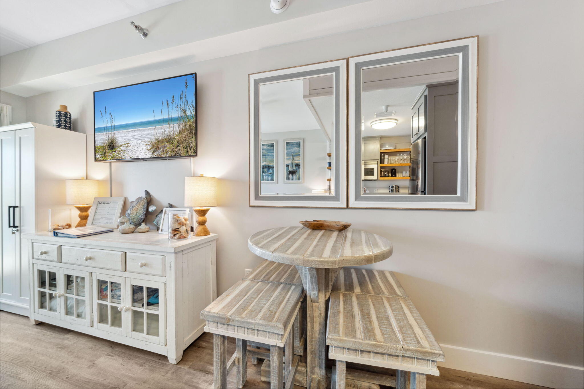 114 Carillon Market St 208
