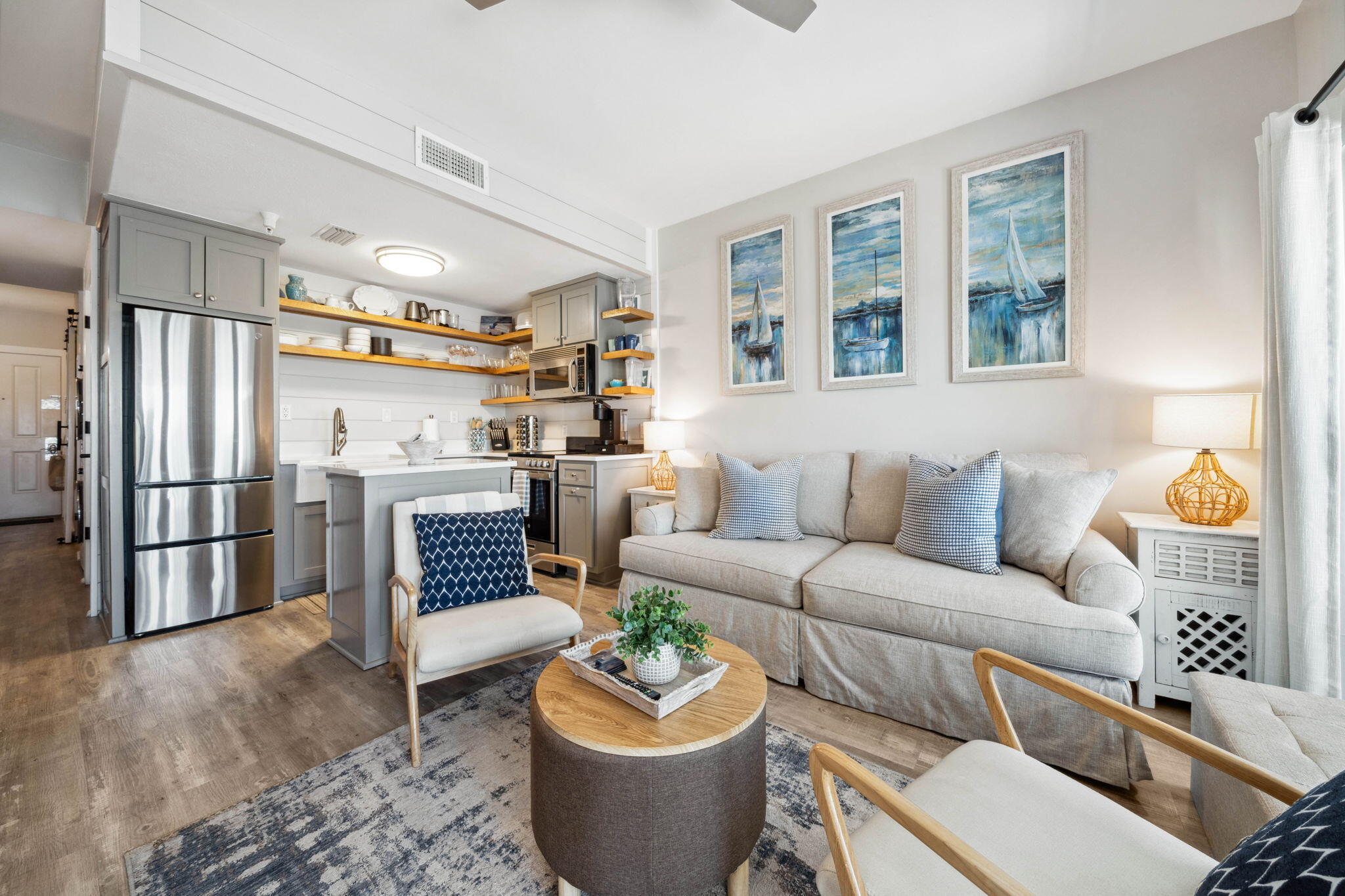 114 Carillon Market St 208