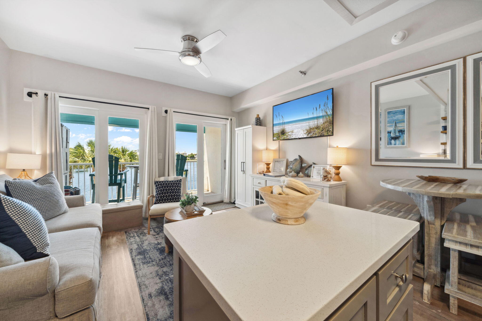114 Carillon Market St 208
