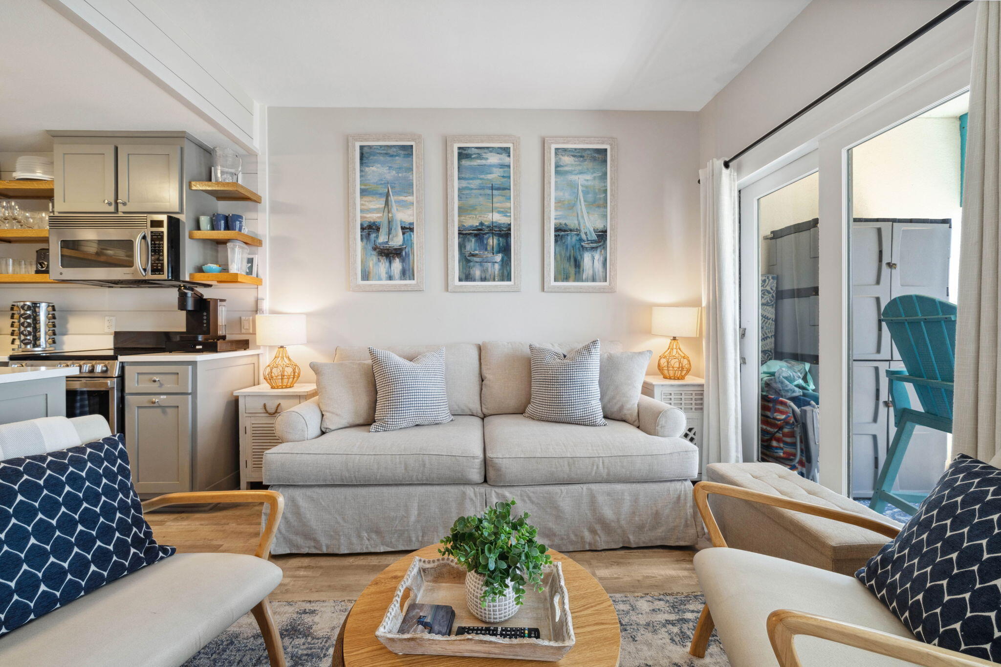 114 Carillon Market St 208