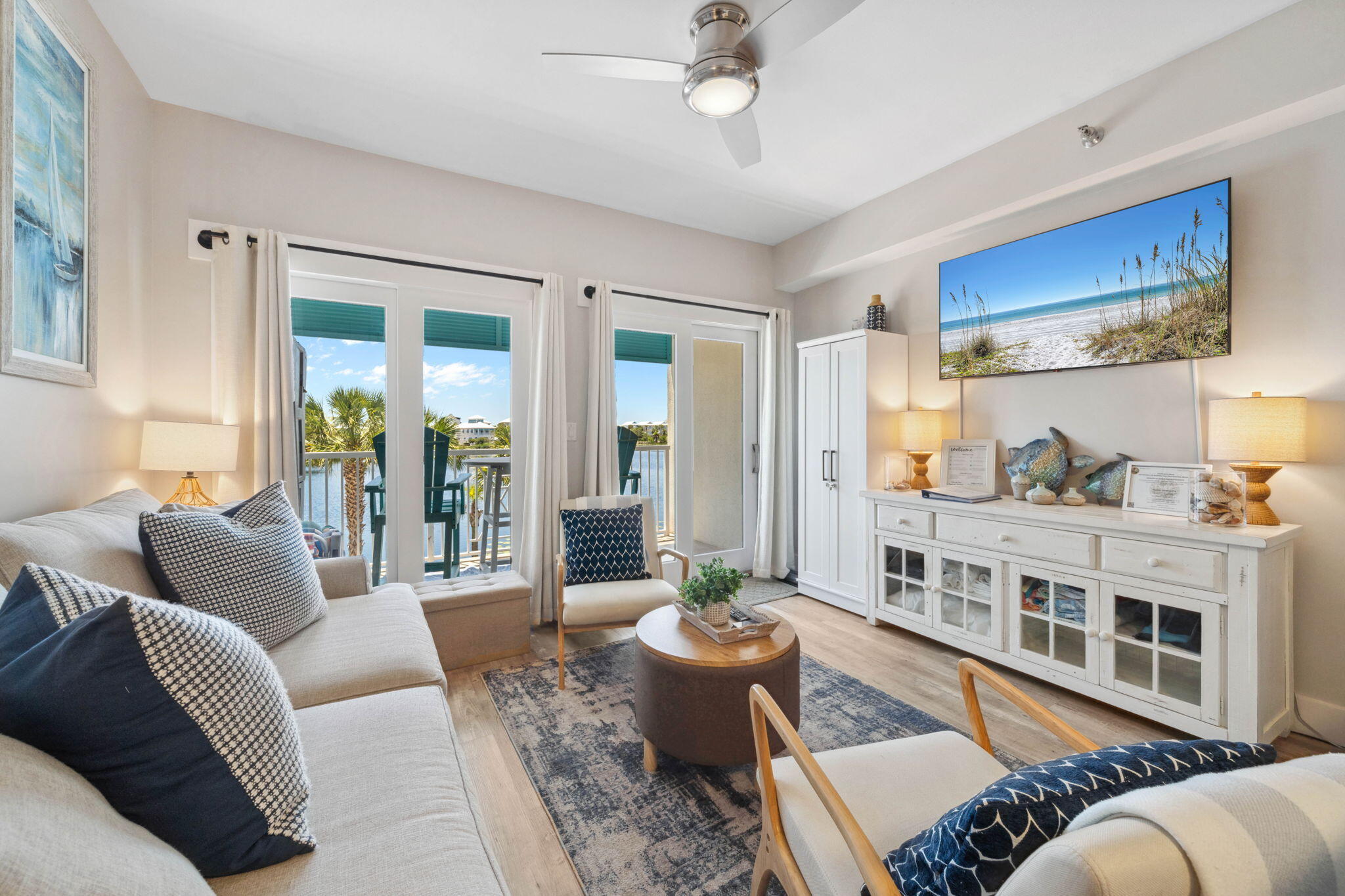 114 Carillon Market St 208