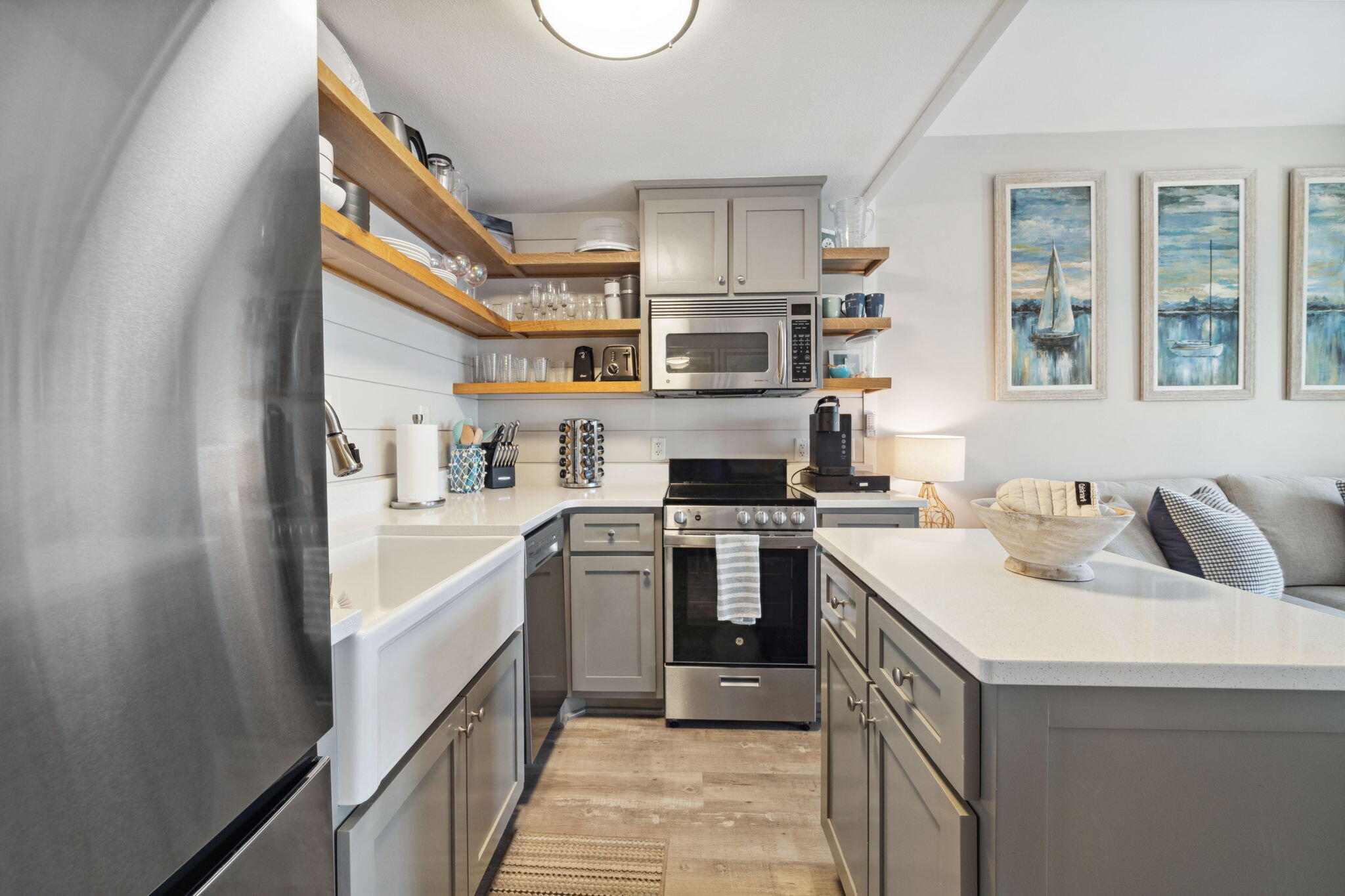114 Carillon Market St 208