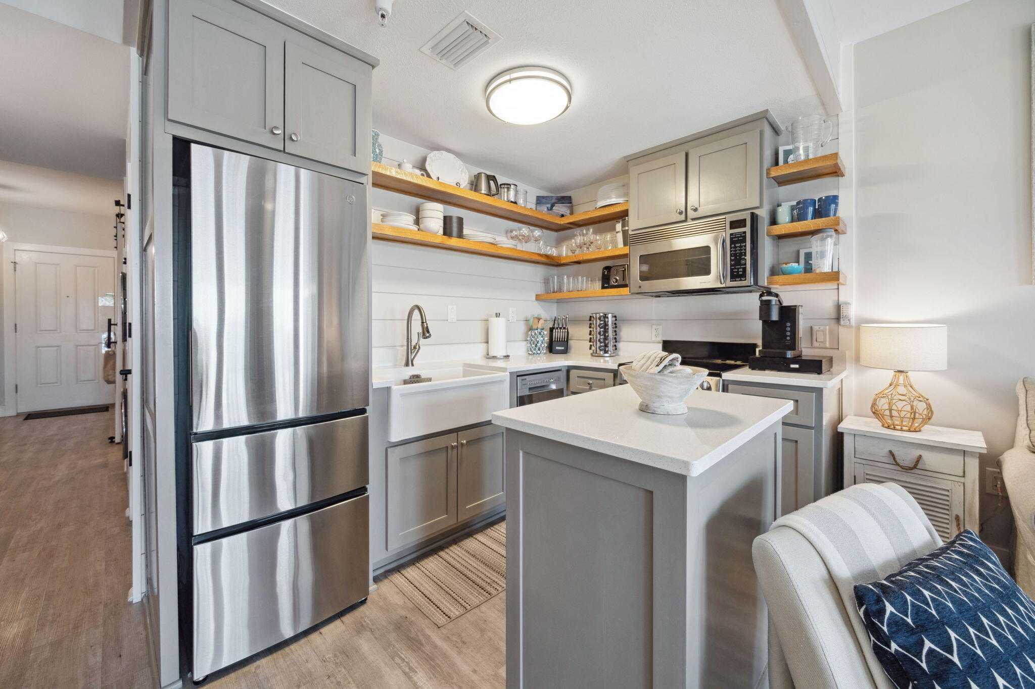 114 Carillon Market St 208