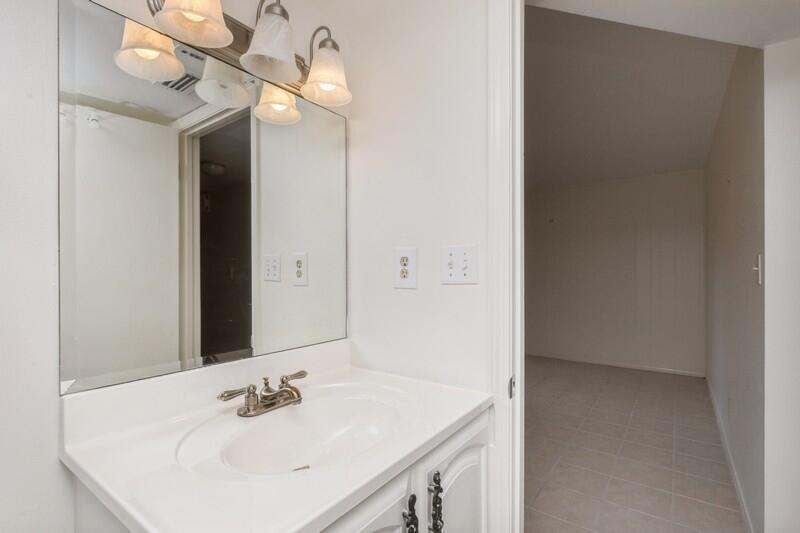 3871 Indian Trail 2E