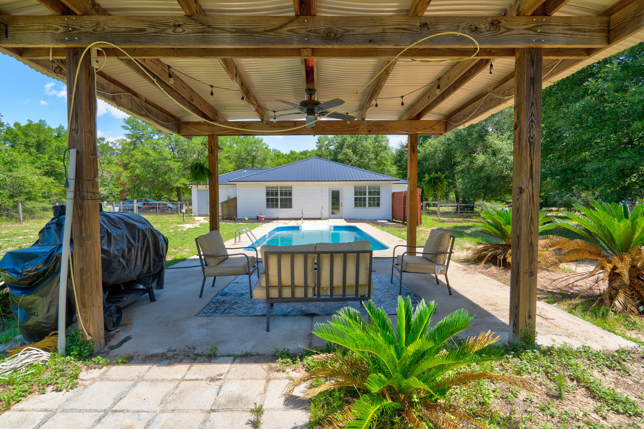 4236 Edge Perry Road