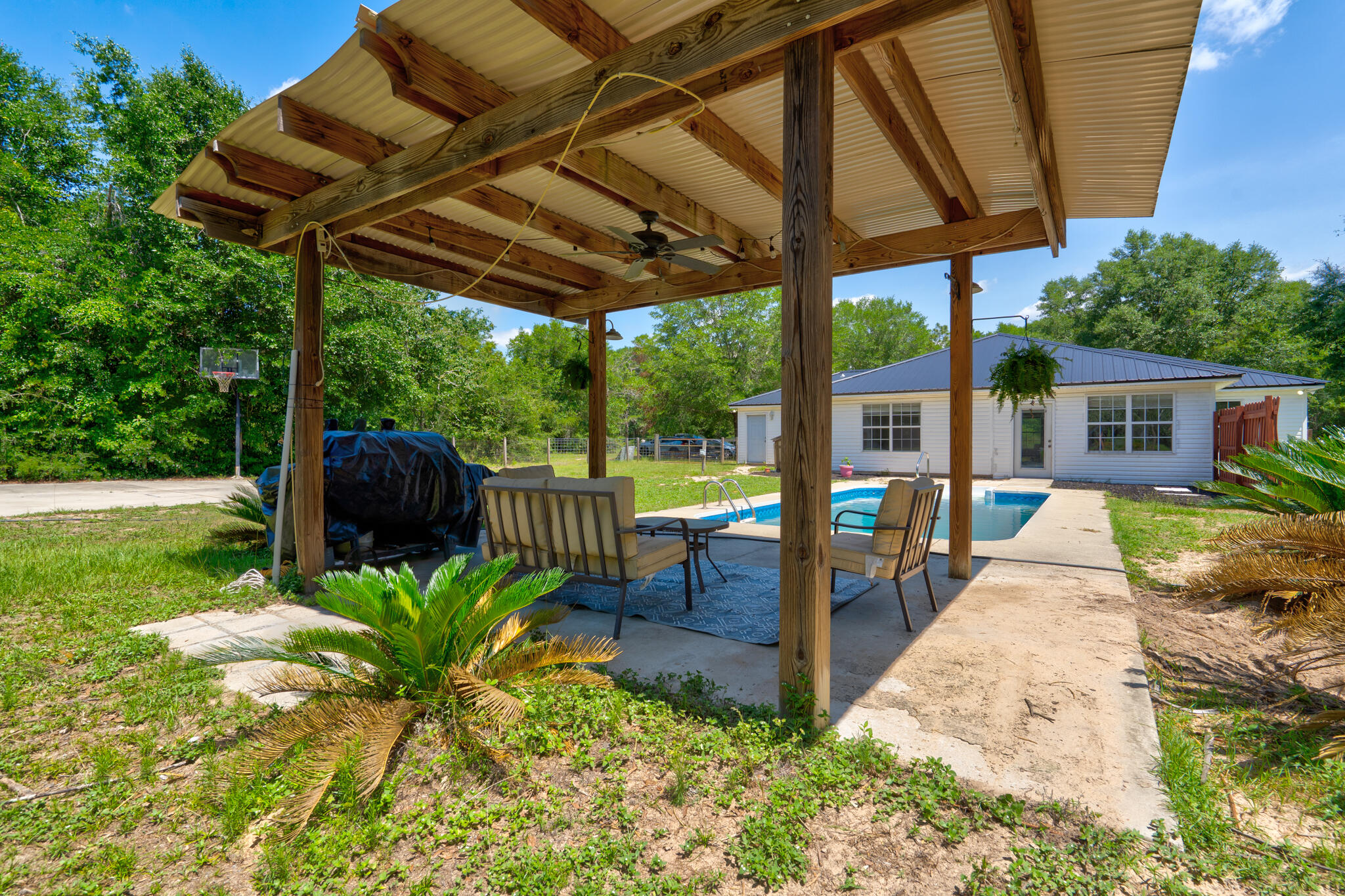 4236 Edge Perry Road