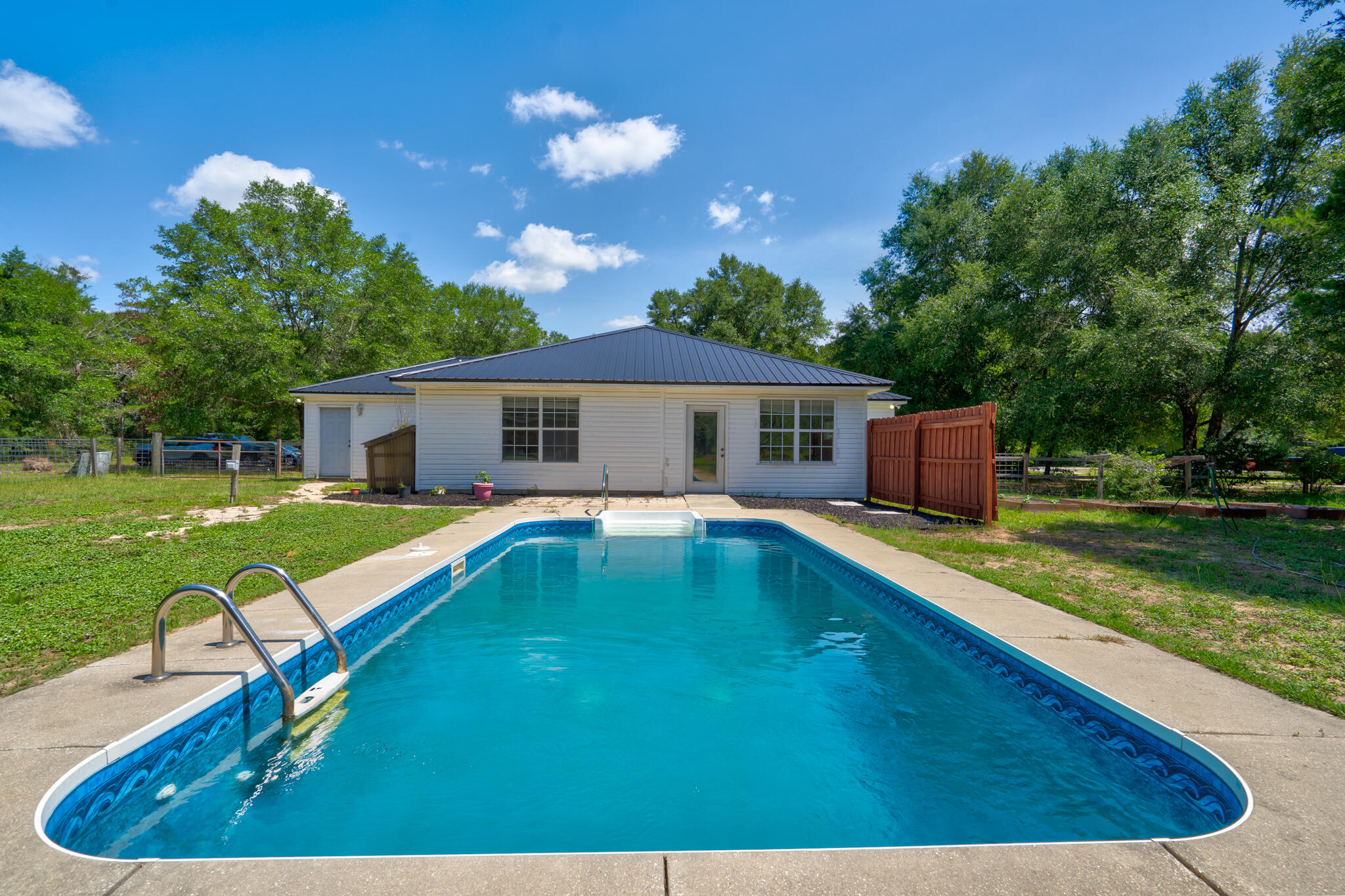 4236 Edge Perry Road
