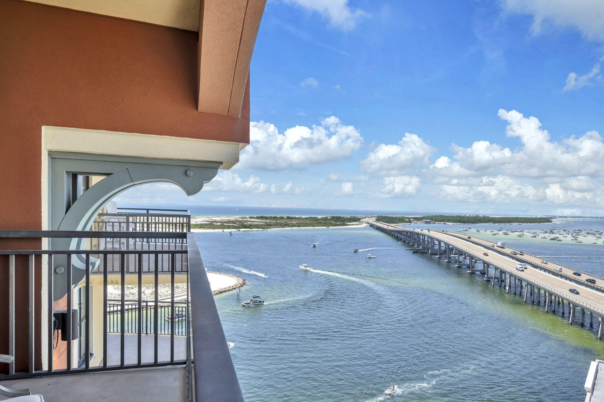 10 Harbor Boulevard W726