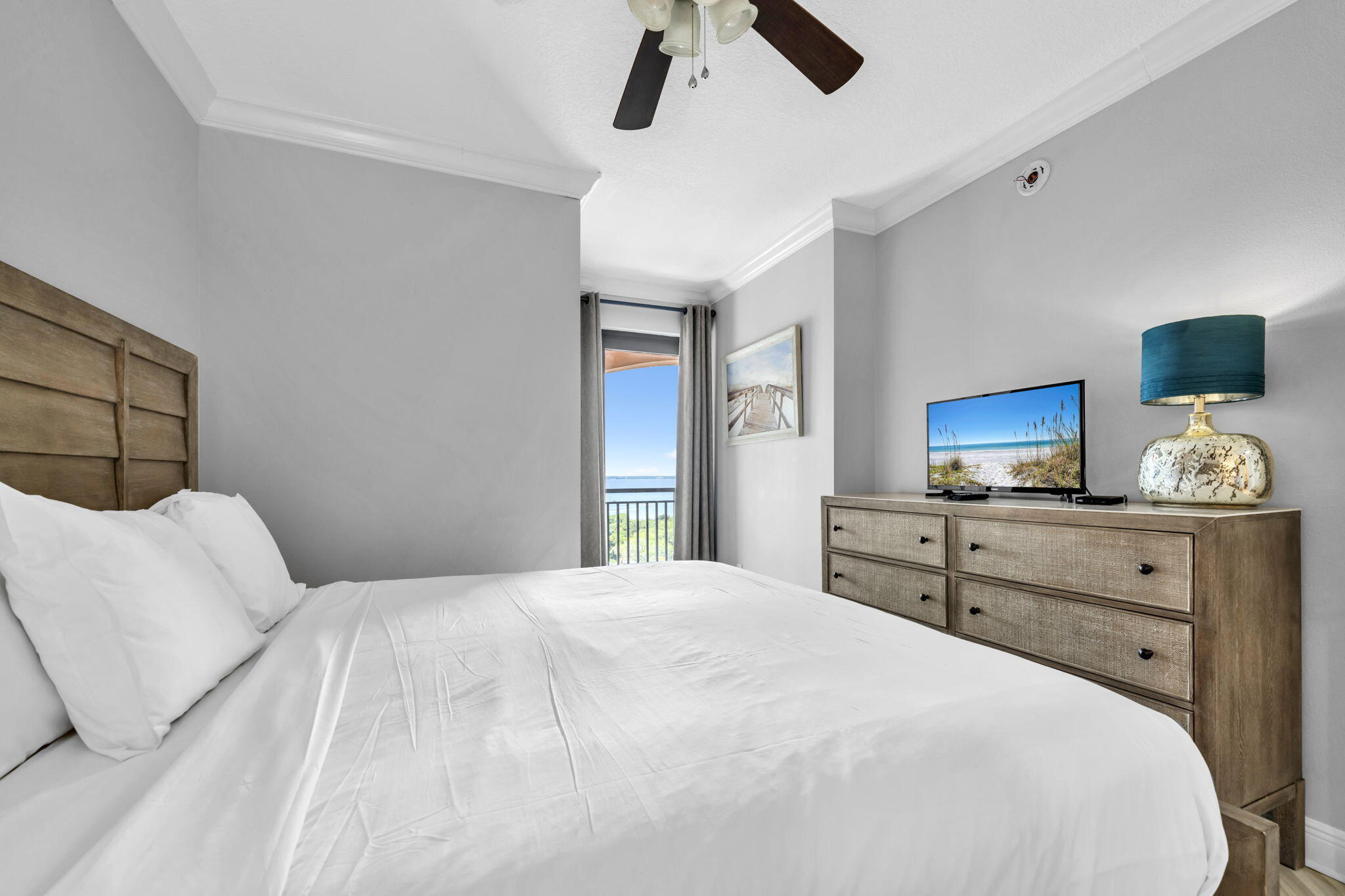10 Harbor Boulevard W726