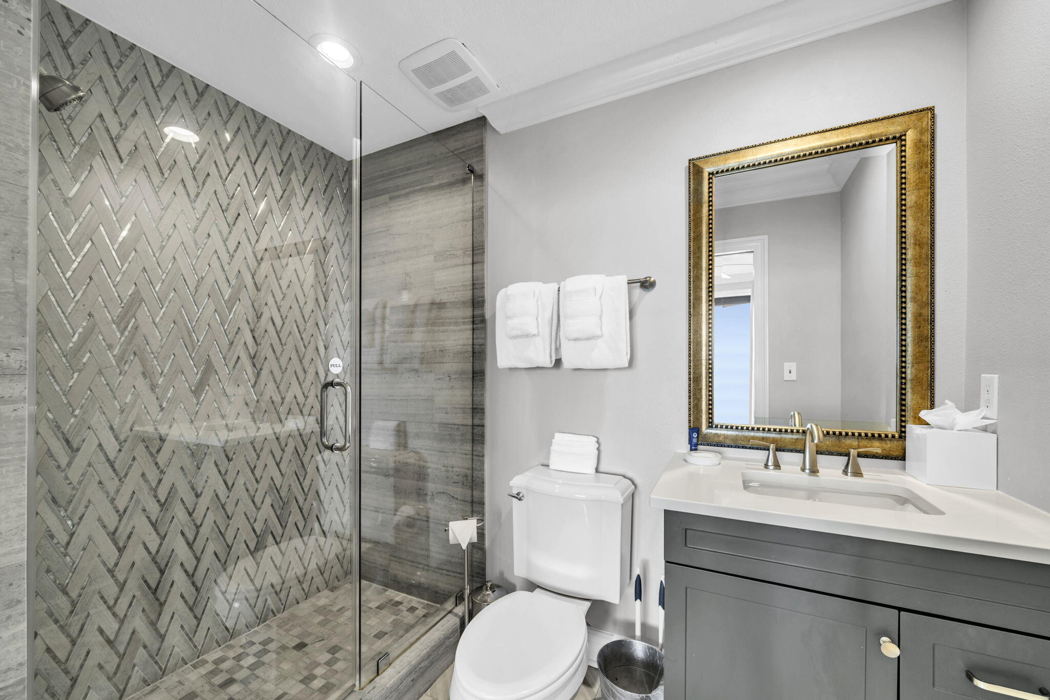 10 Harbor Boulevard W726