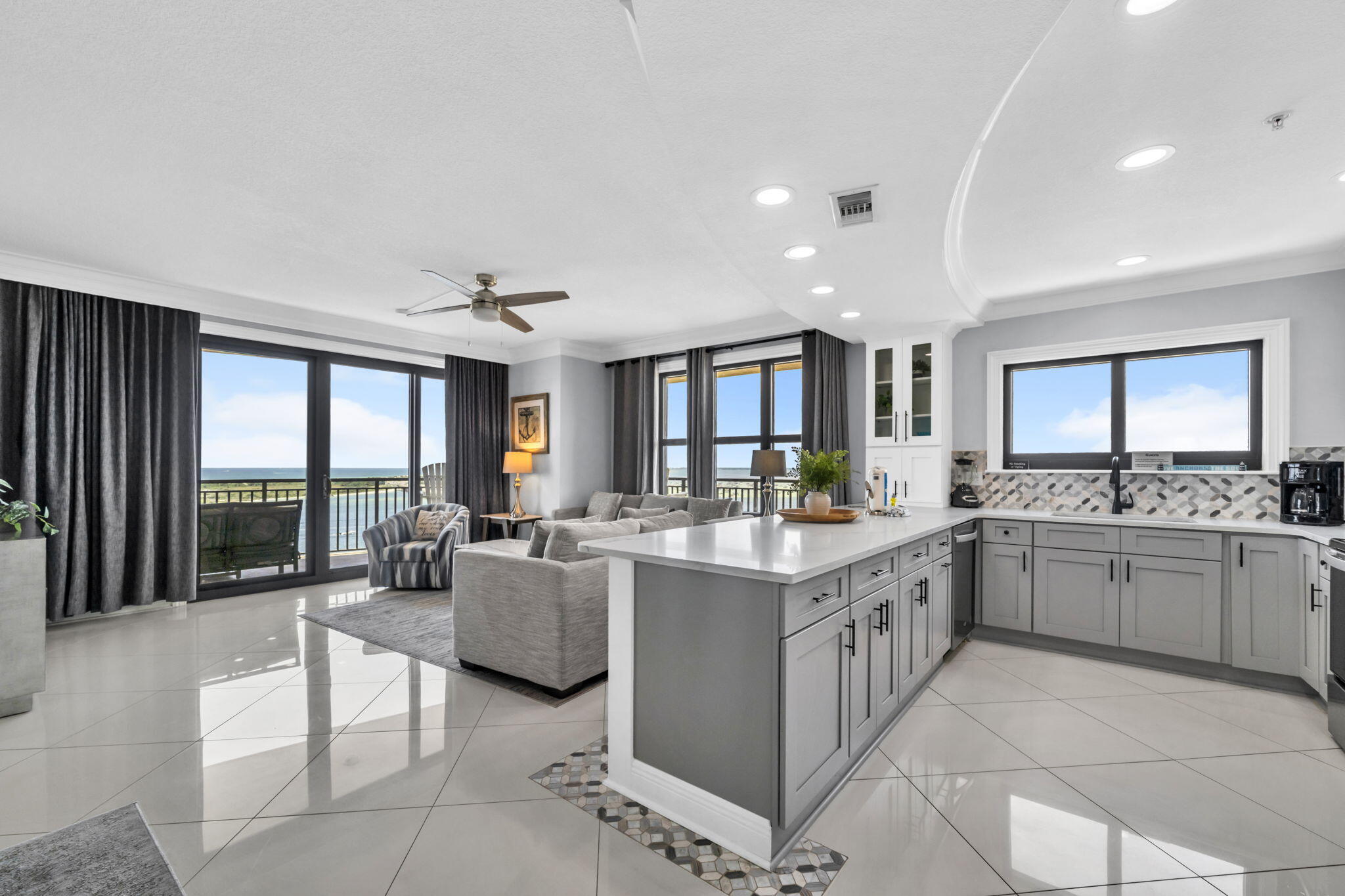 10 Harbor Boulevard W726
