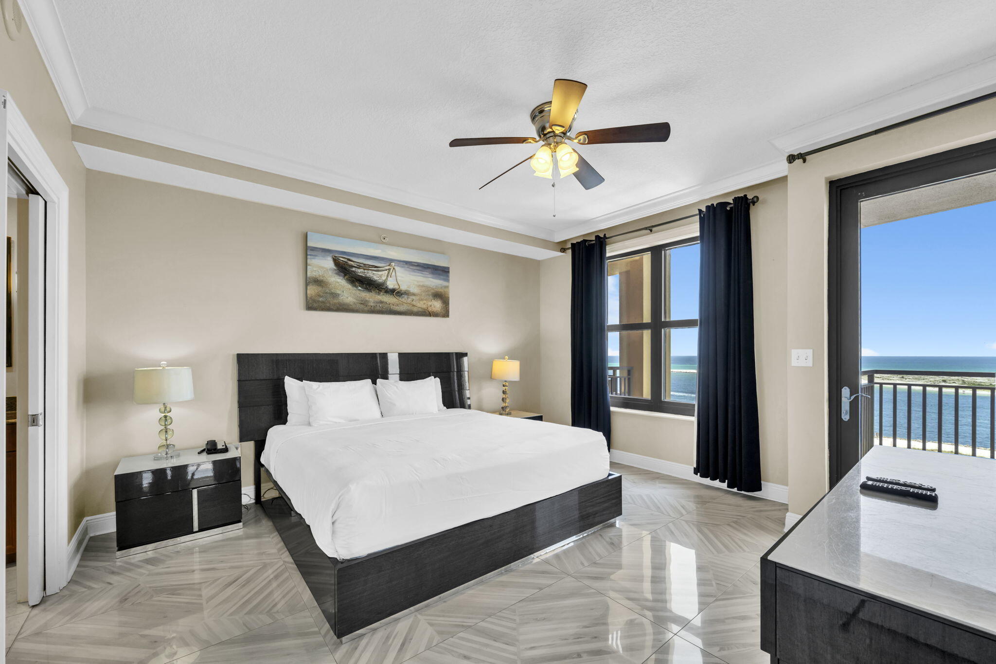 10 Harbor Boulevard W726