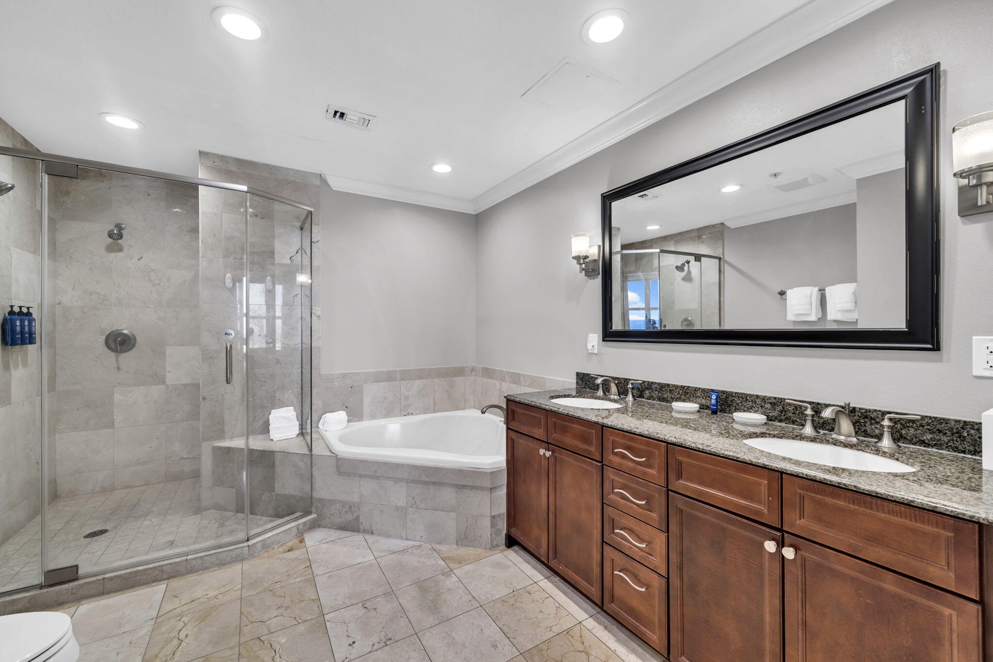 10 Harbor Boulevard W726
