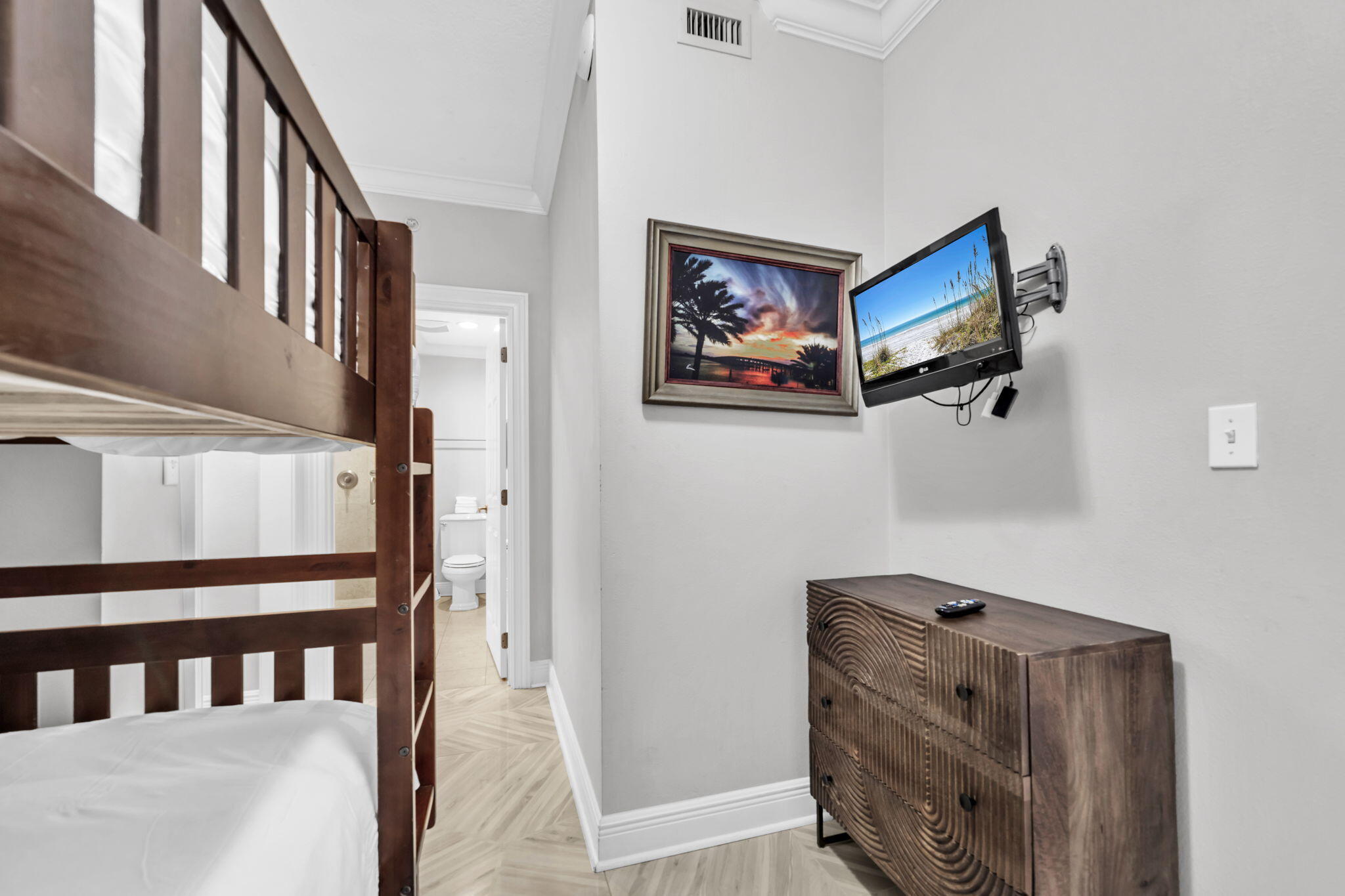 10 Harbor Boulevard W726