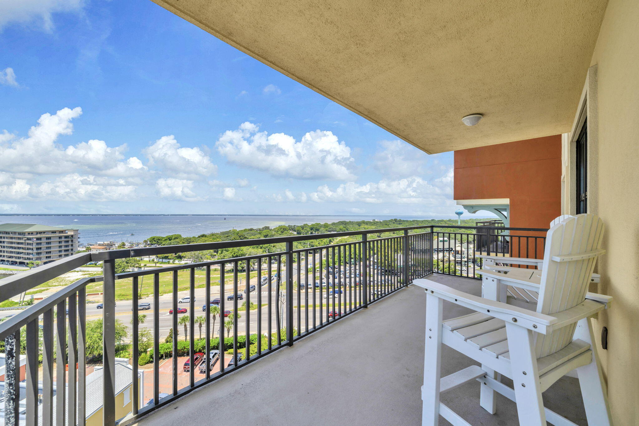 10 Harbor Boulevard W726