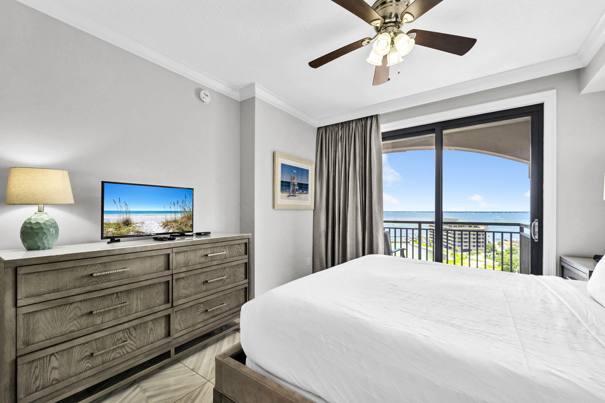 10 Harbor Boulevard W726