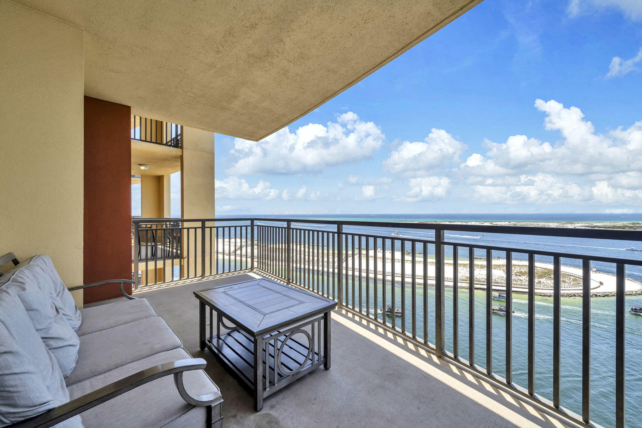 10 Harbor Boulevard W726
