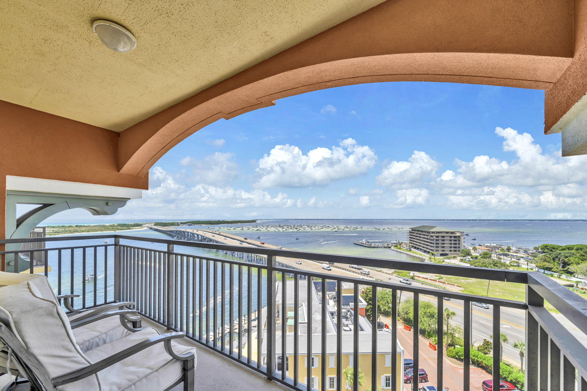10 Harbor Boulevard W726