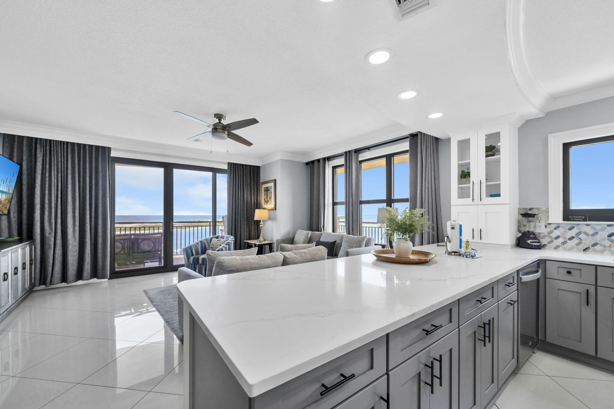 10 Harbor Boulevard W726