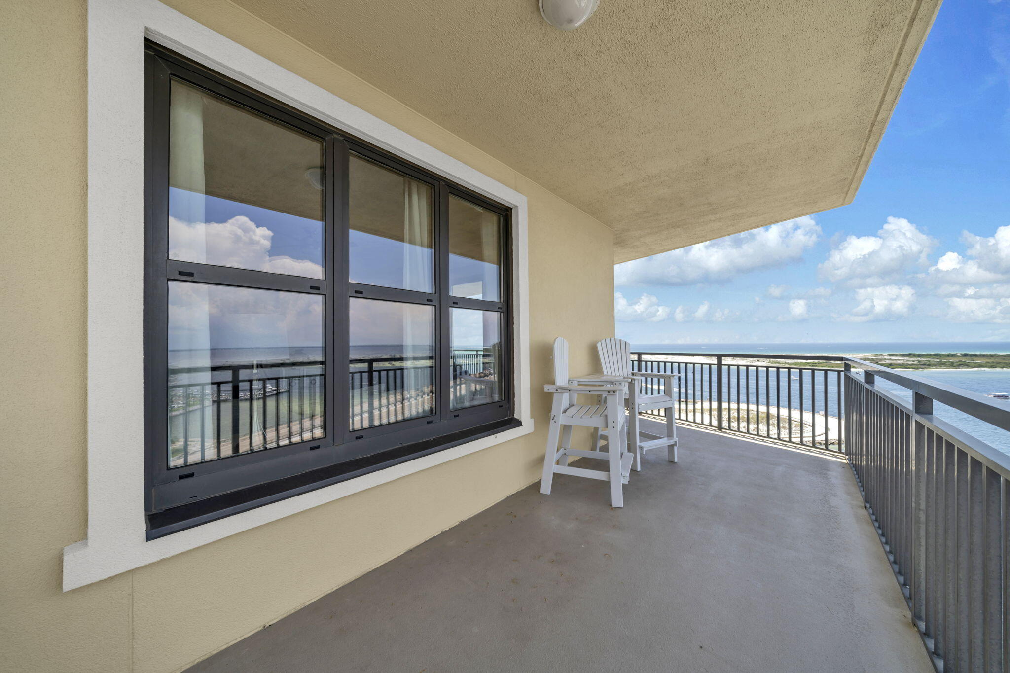 10 Harbor Boulevard W726