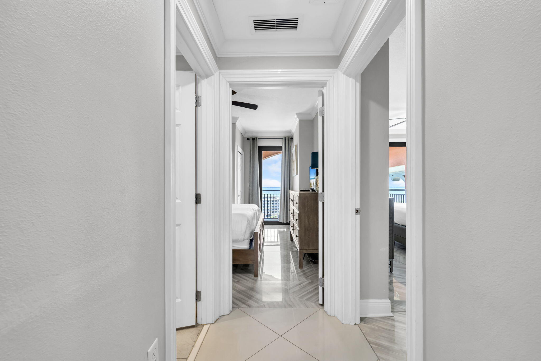 10 Harbor Boulevard W726