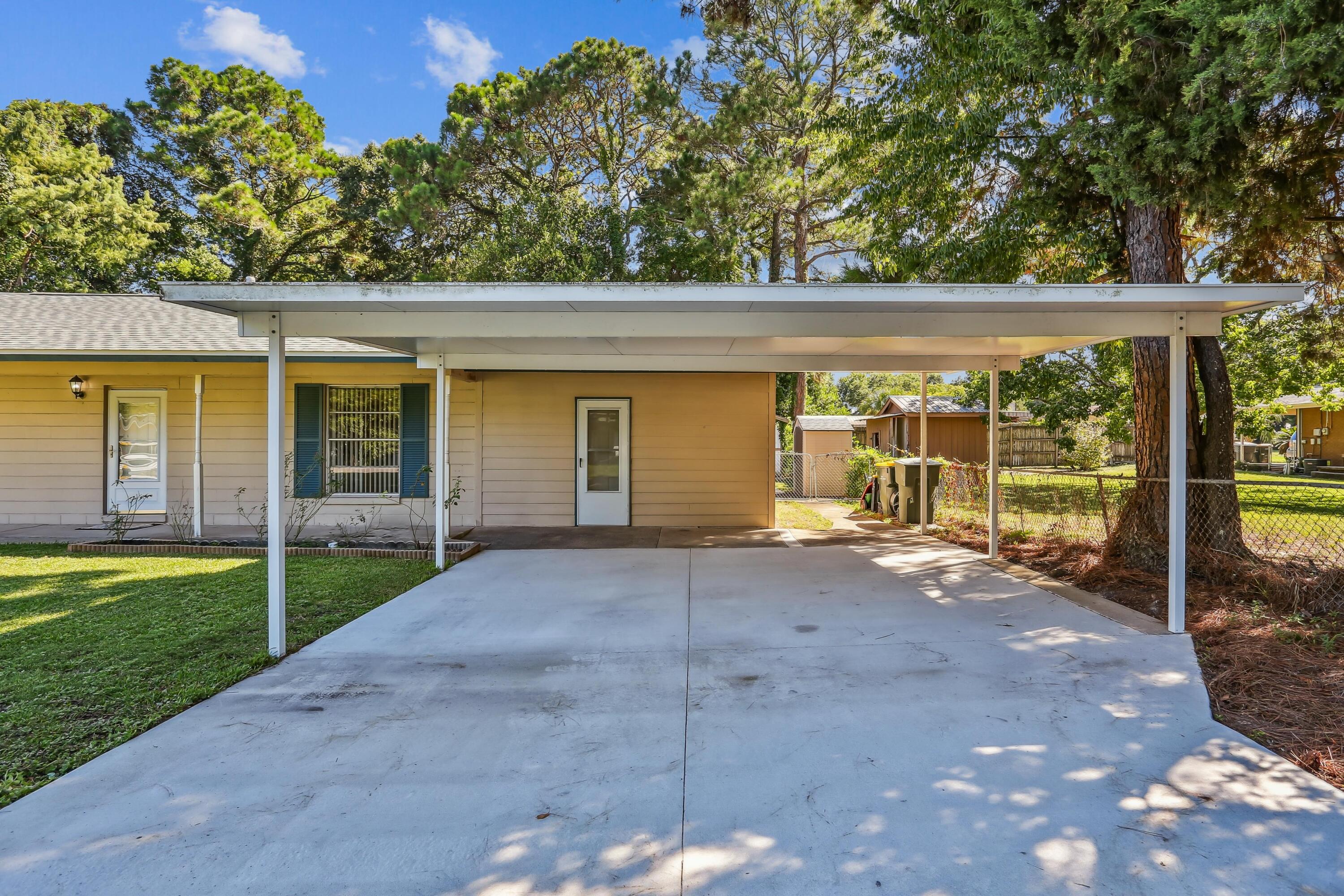 224 SW Rose Marie Lane