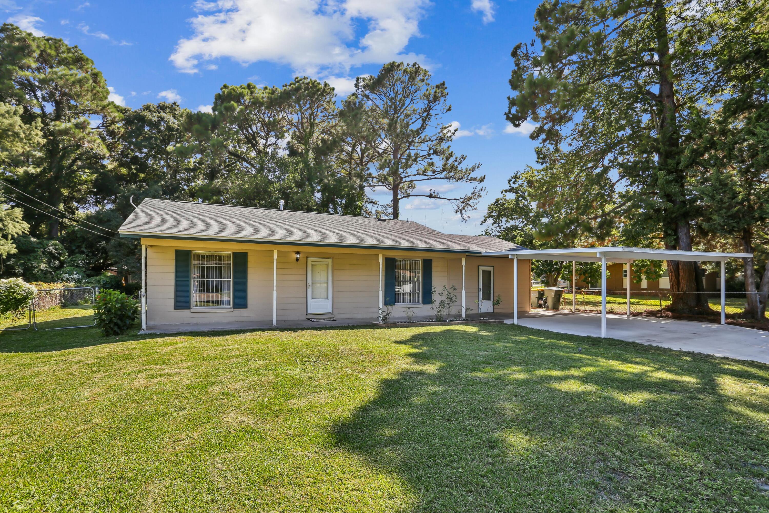 224 SW Rose Marie Lane