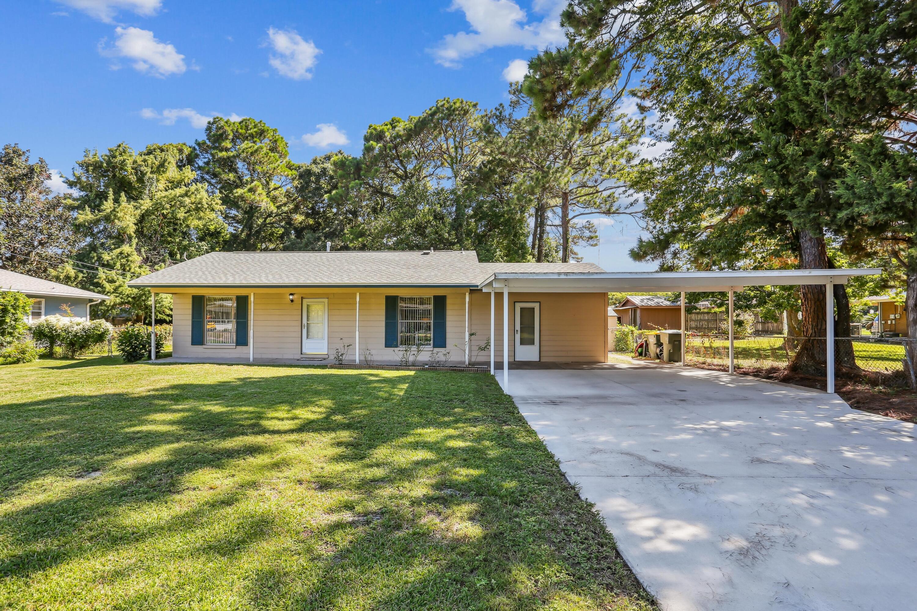 224 SW Rose Marie Lane