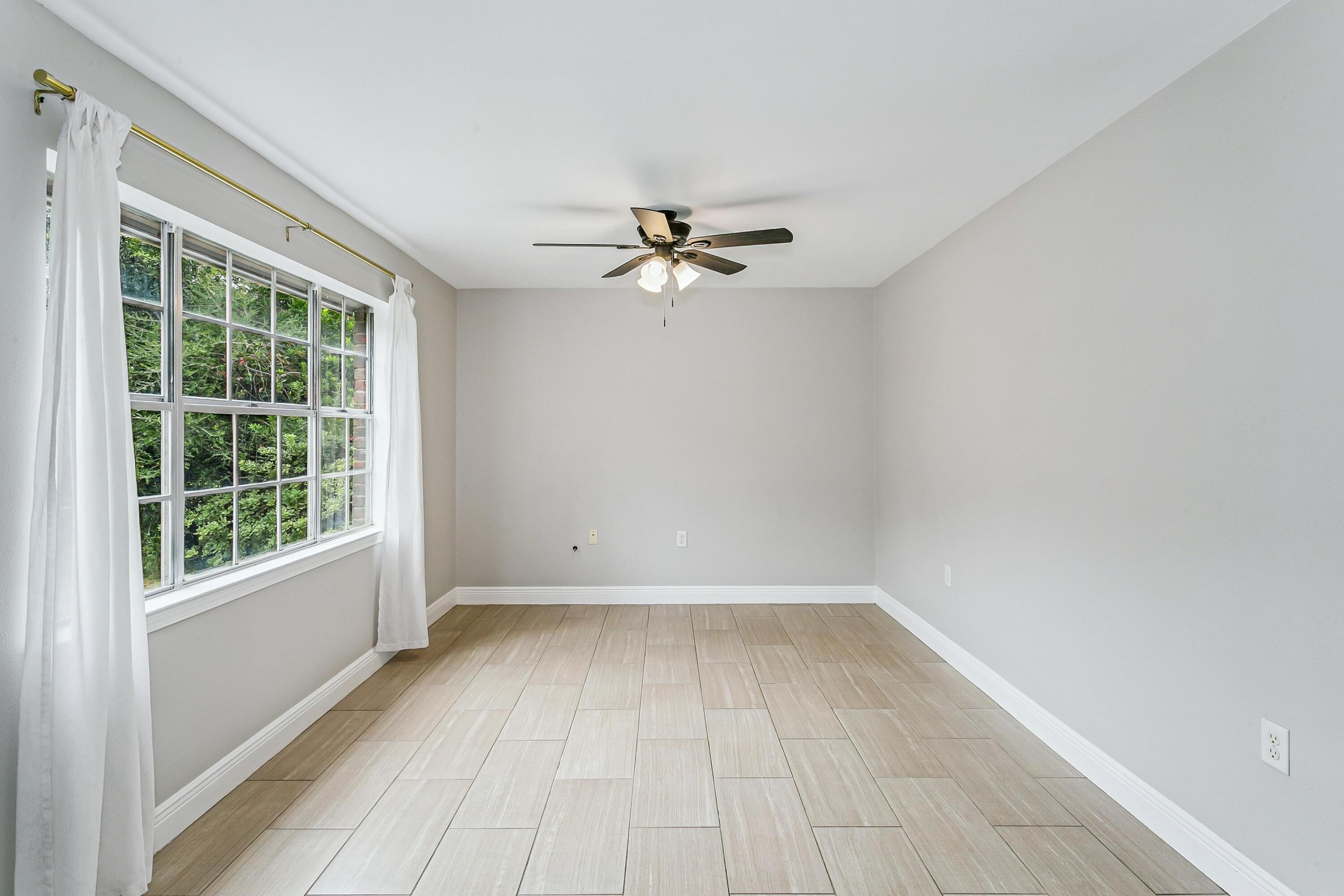 20 E Casa Loma Drive
