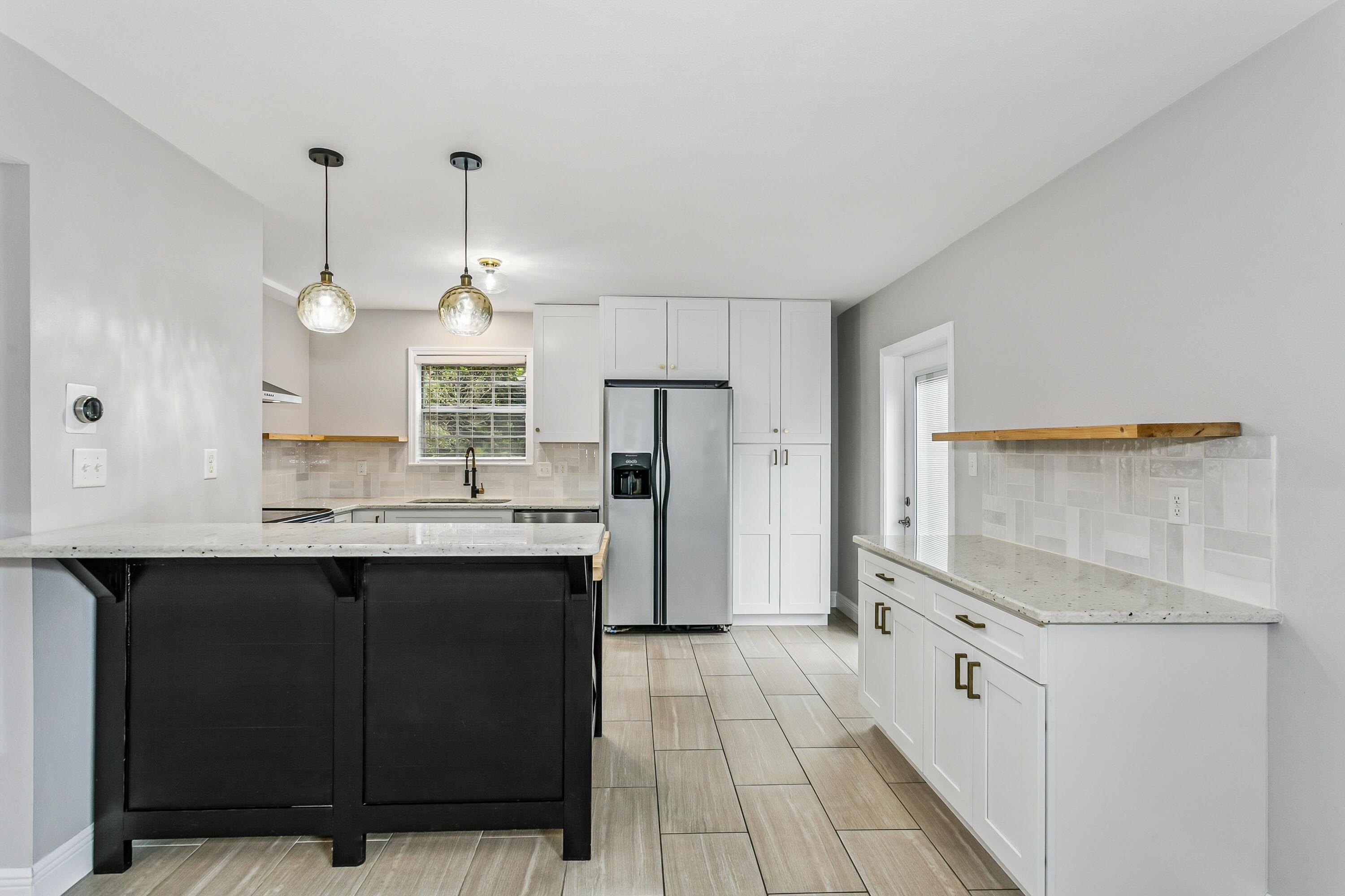 20 E Casa Loma Drive