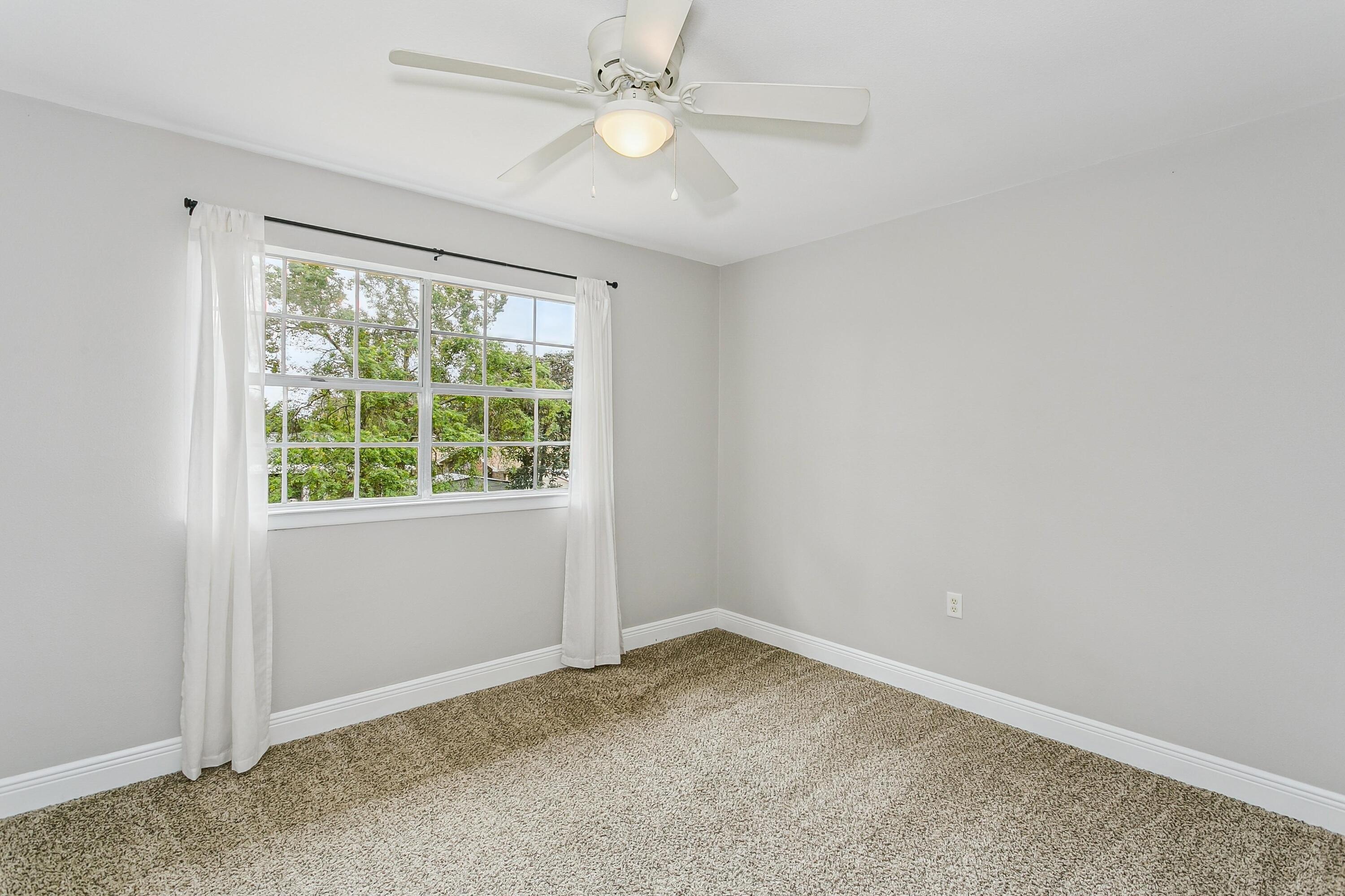 20 E Casa Loma Drive