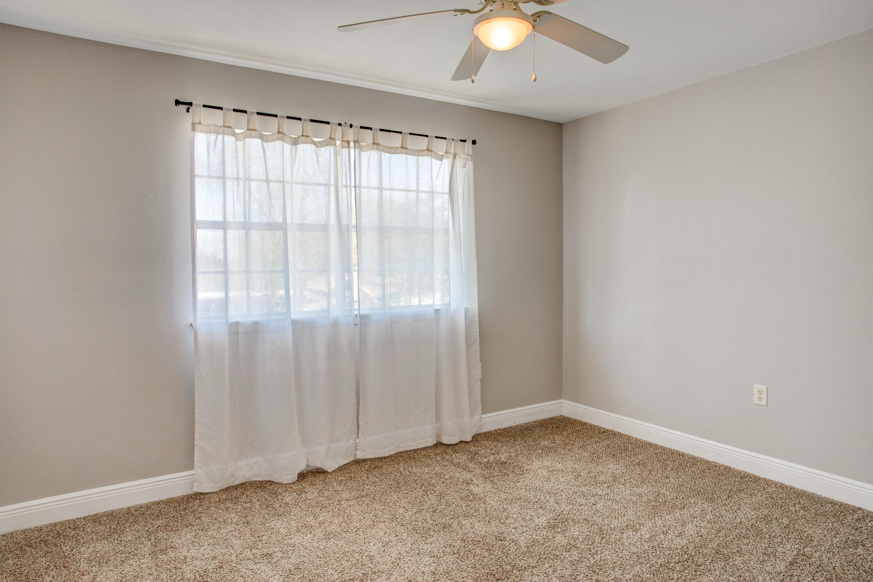 20 E Casa Loma Drive
