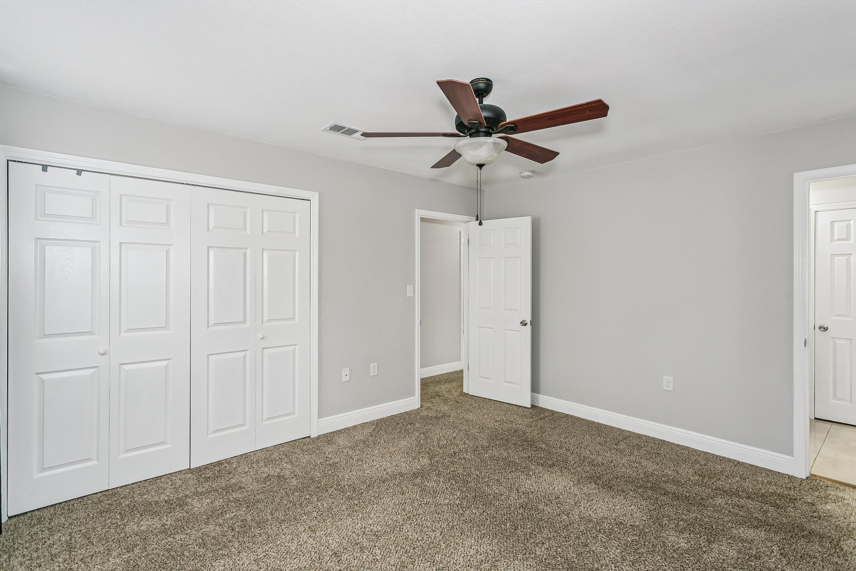 20 E Casa Loma Drive