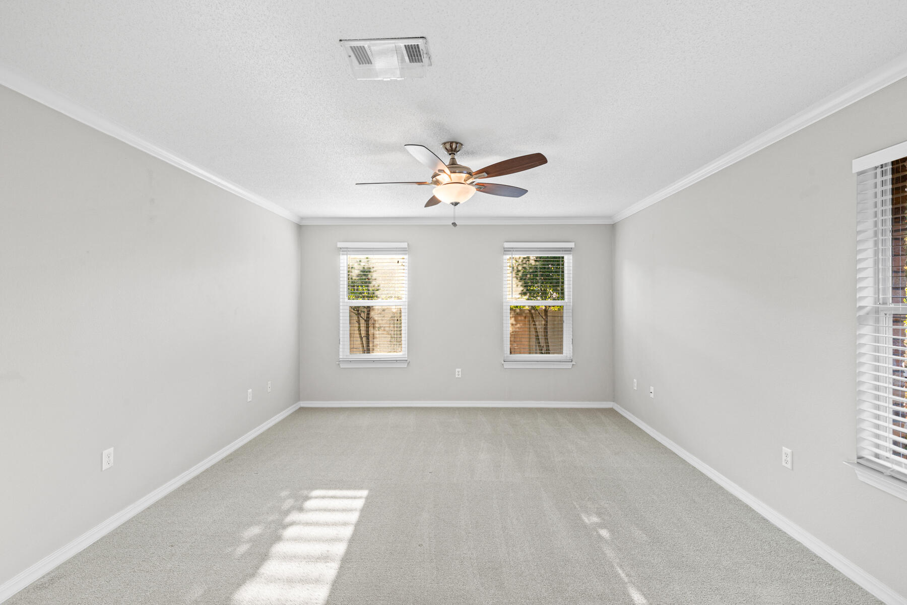4666 Sunsail Circle