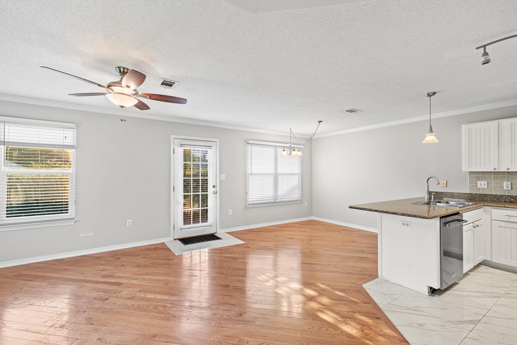 4666 Sunsail Circle