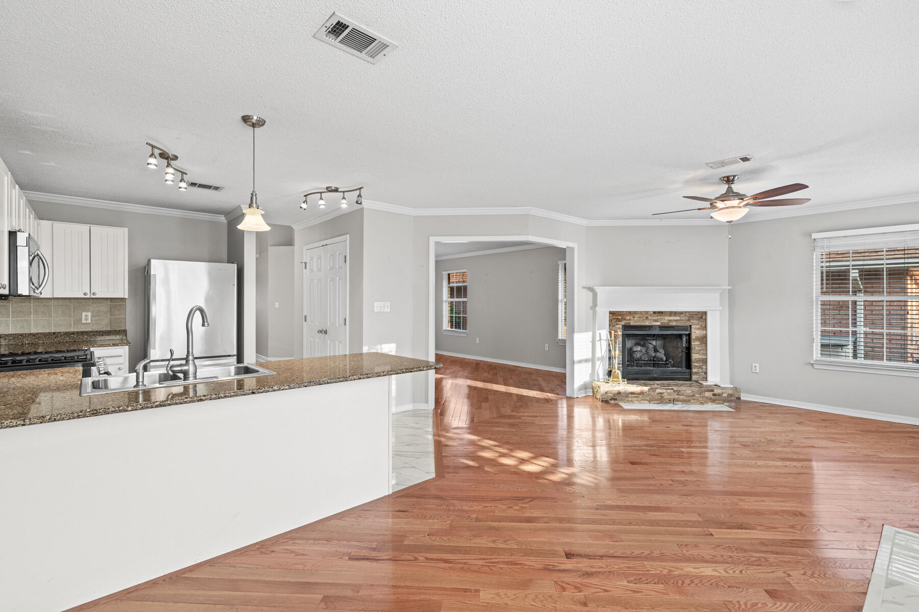 4666 Sunsail Circle