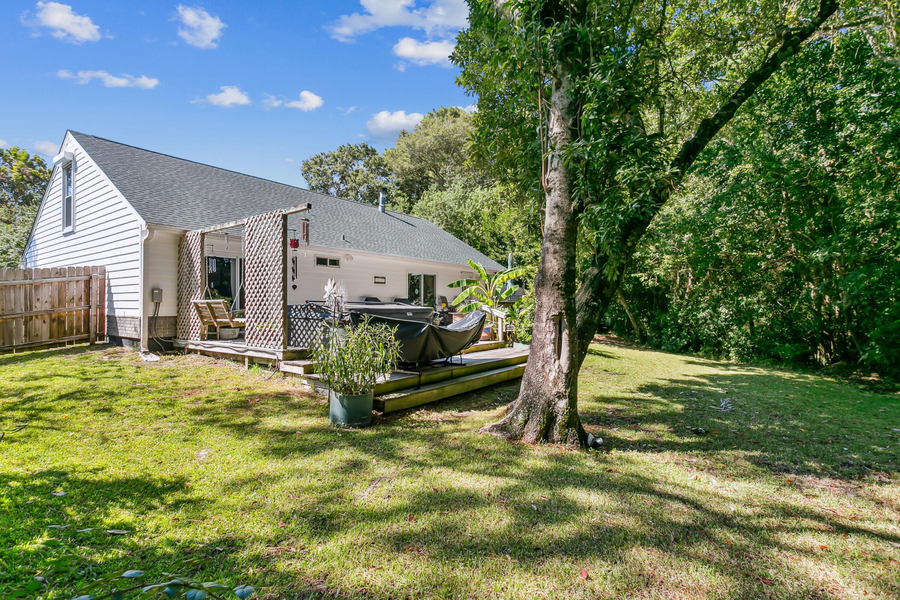 357 NW Jonquil Avenue