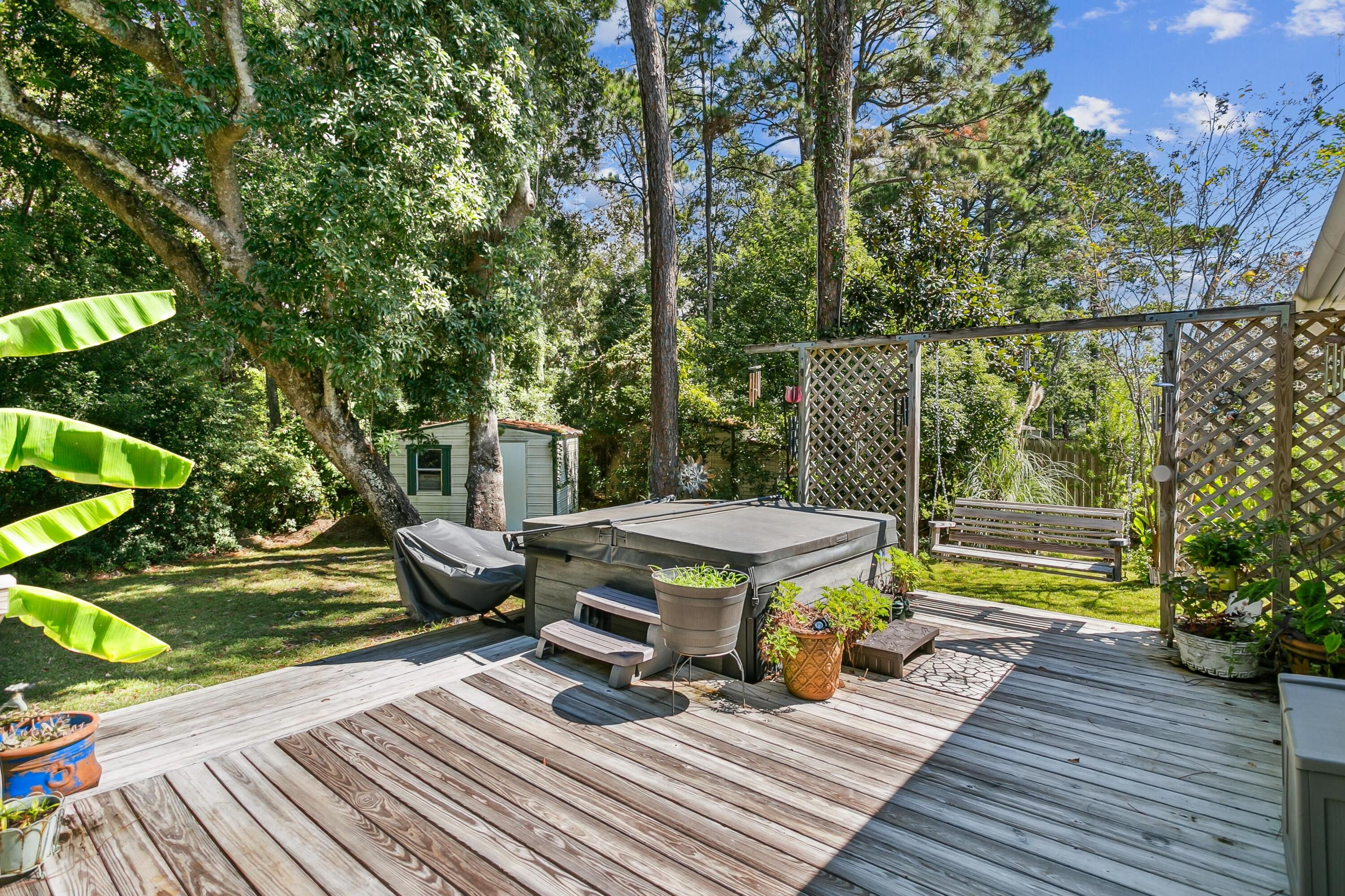 357 NW Jonquil Avenue