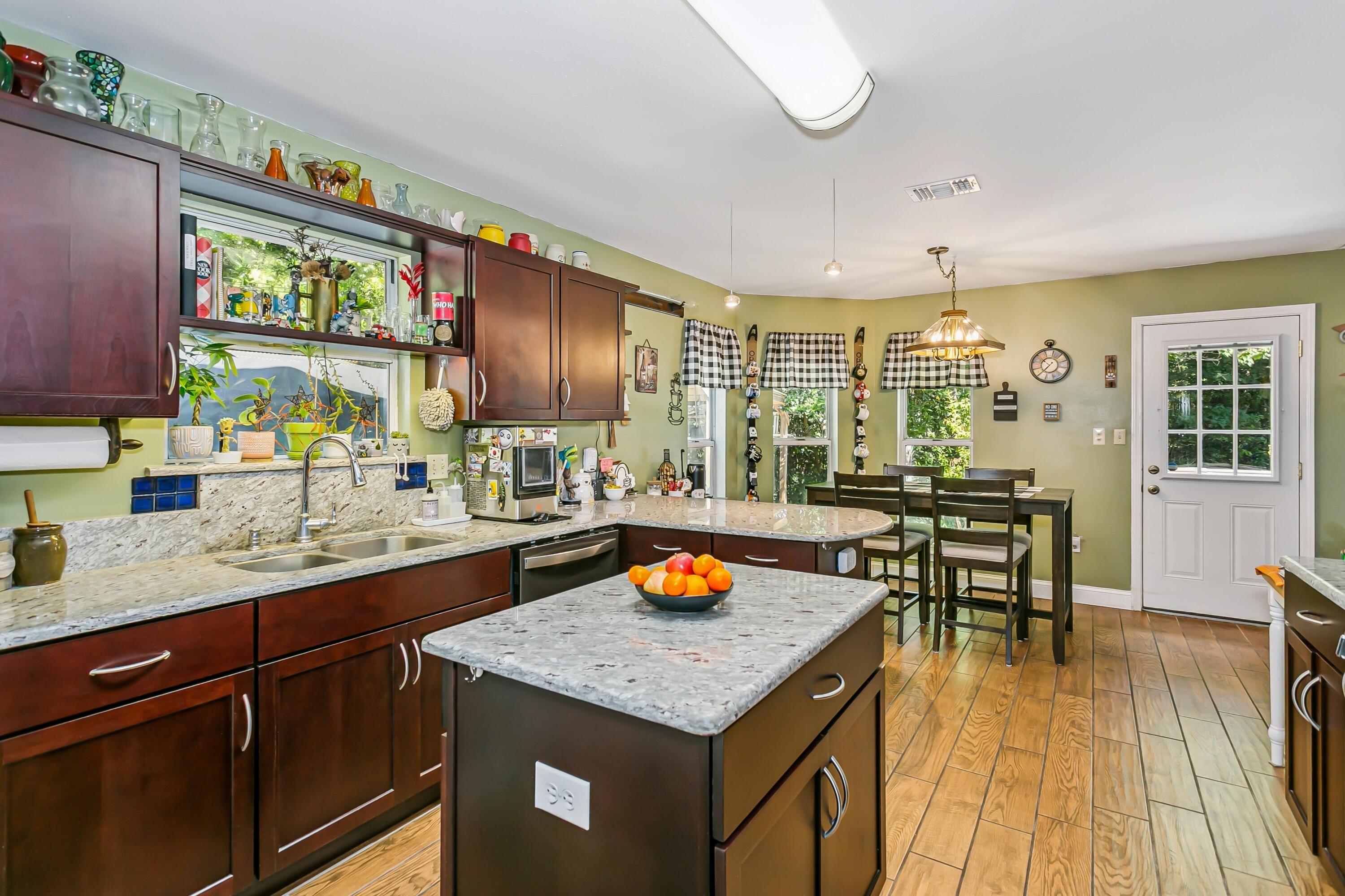 357 NW Jonquil Avenue