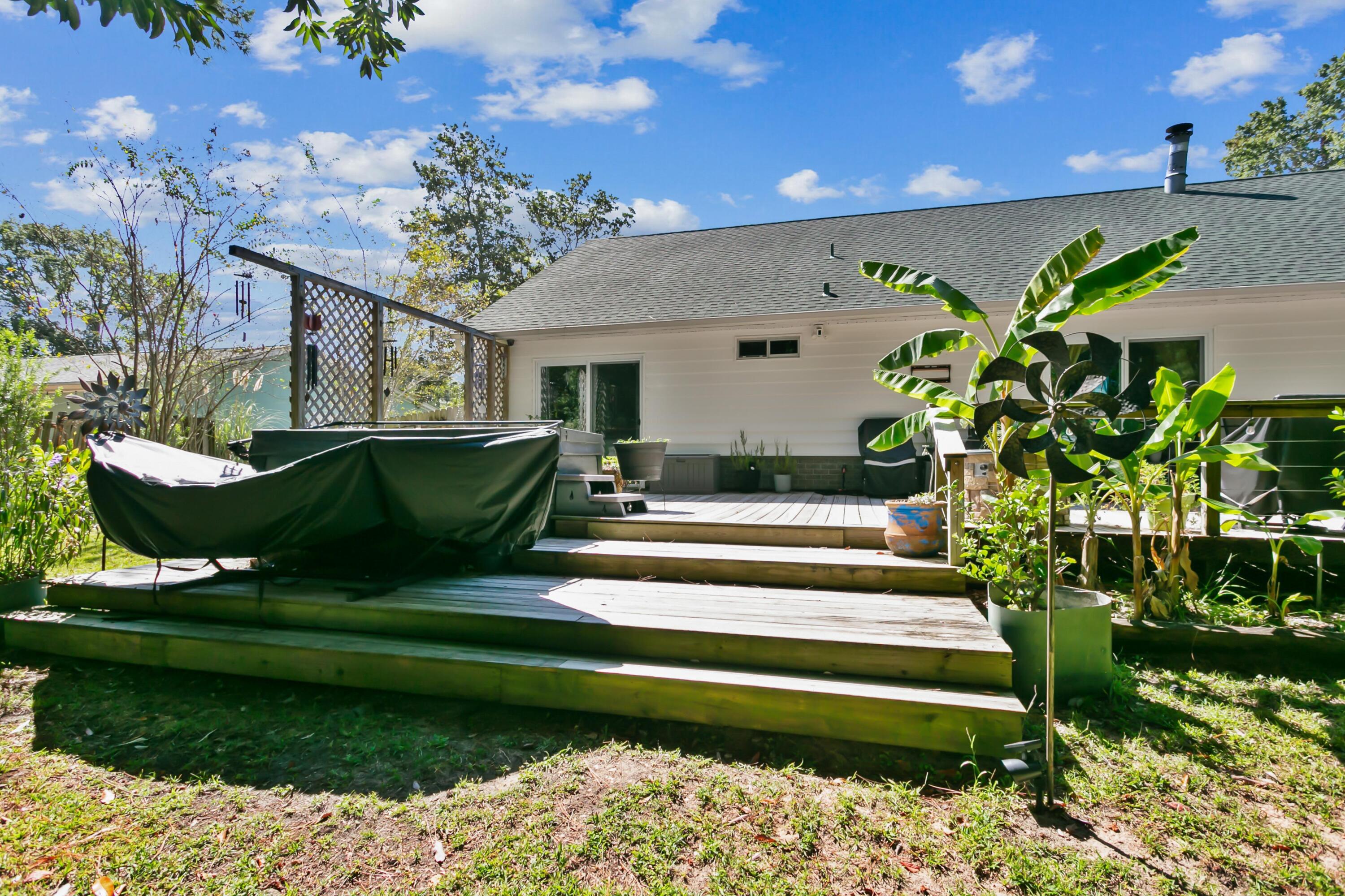 357 NW Jonquil Avenue