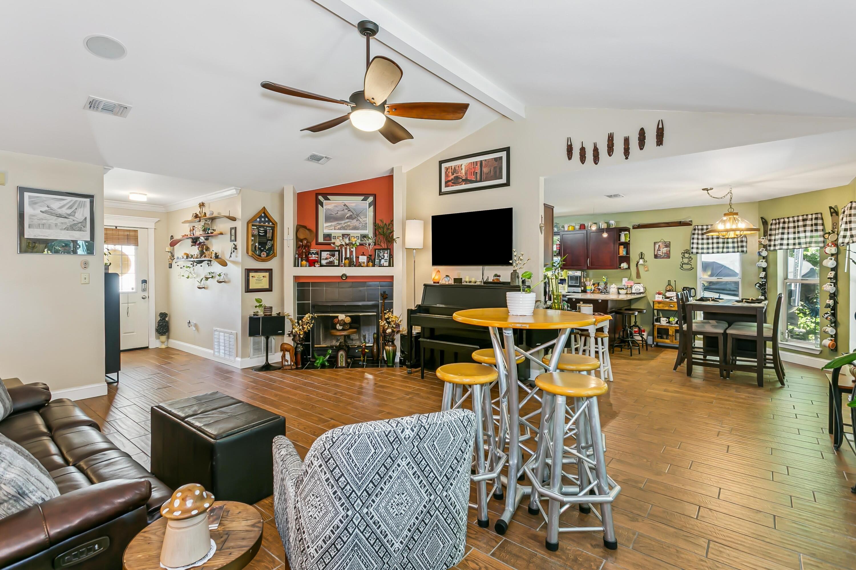 357 NW Jonquil Avenue