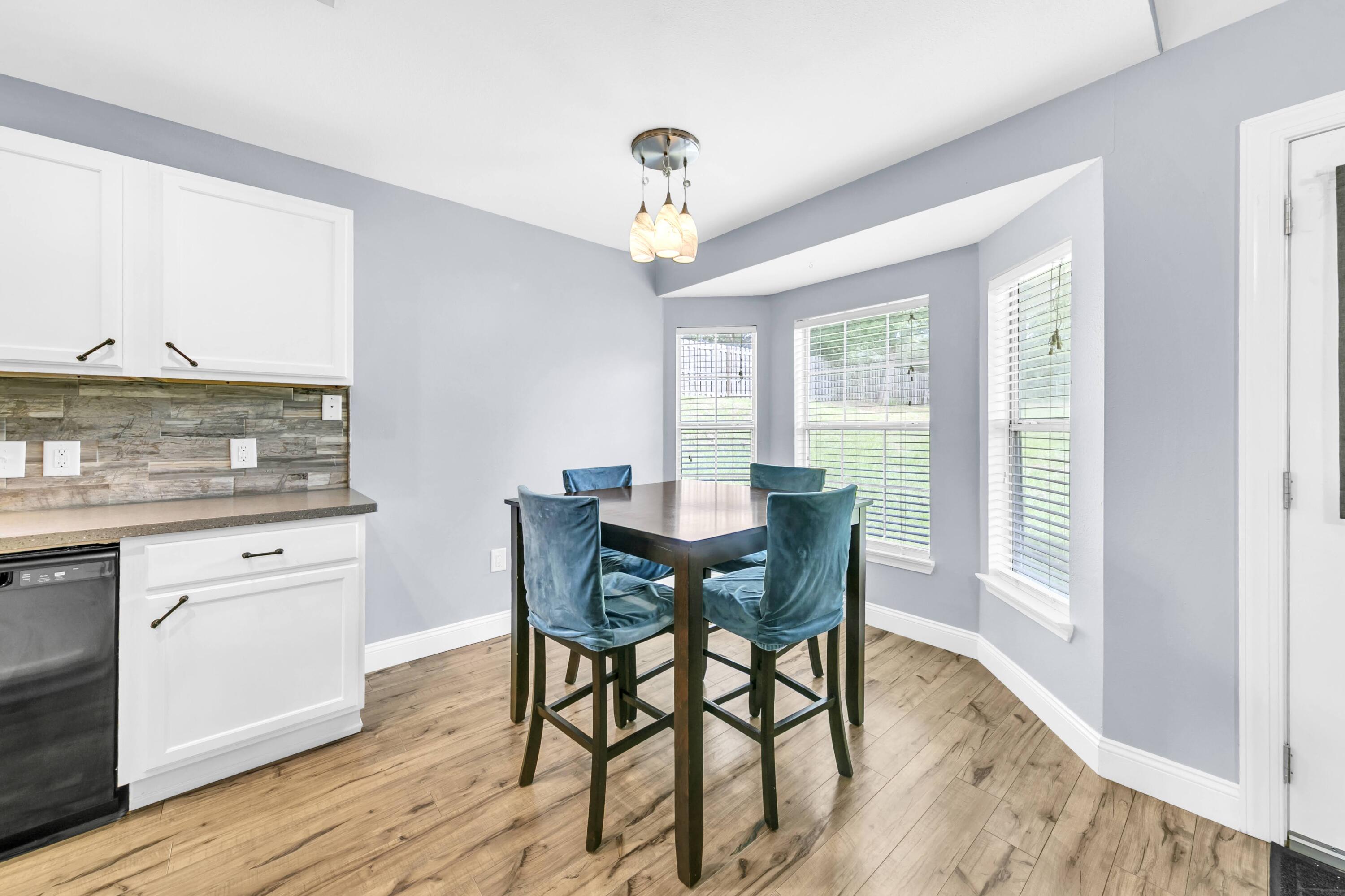 4877 Kensington Lane