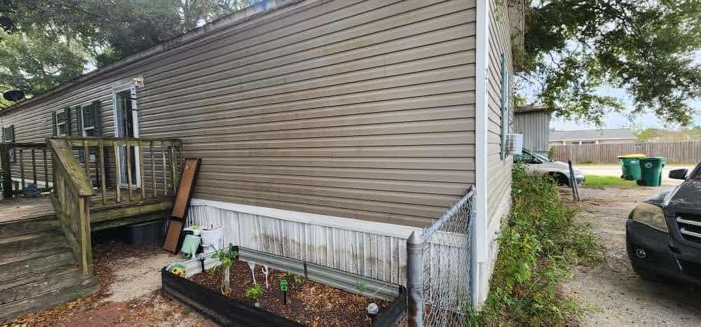 205 Reeves Street