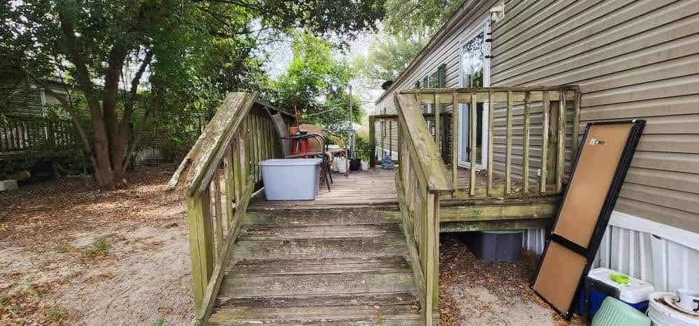 205 Reeves Street