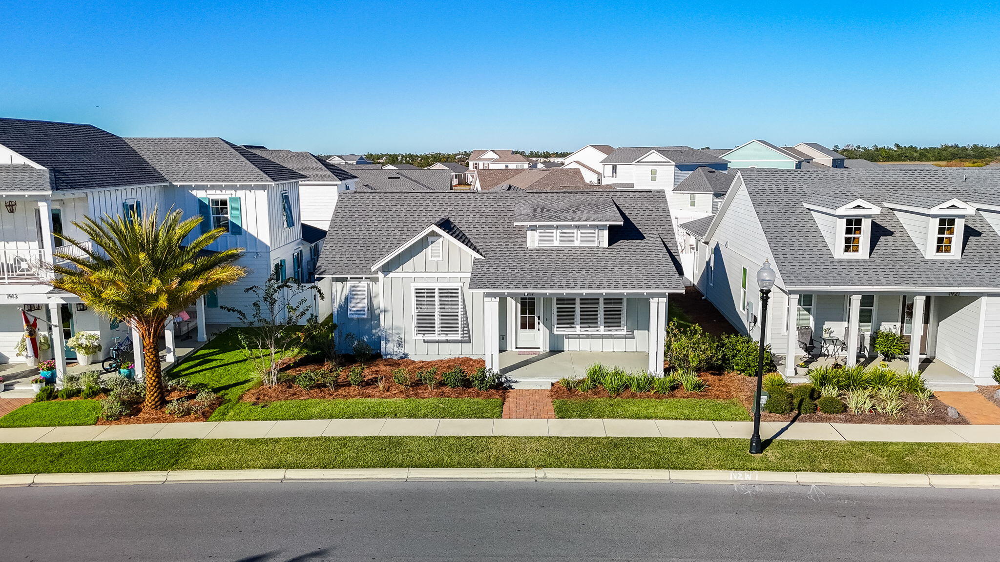 1917 Rushes Avenue