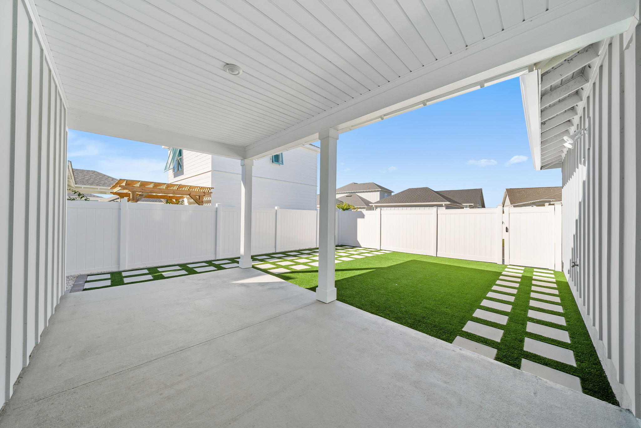 1917 Rushes Avenue