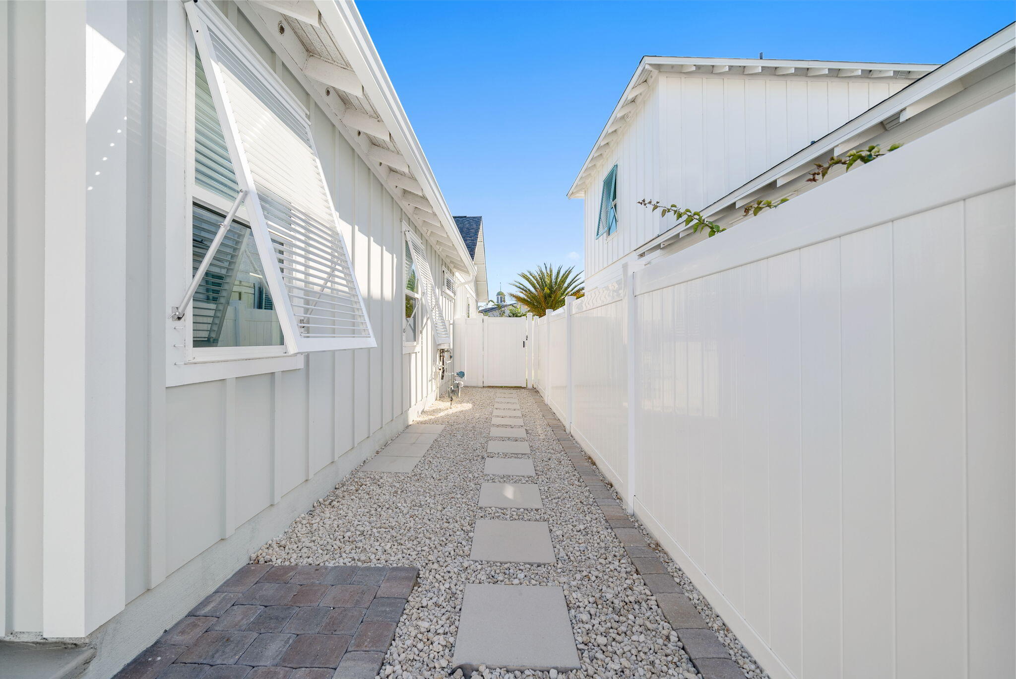1917 Rushes Avenue